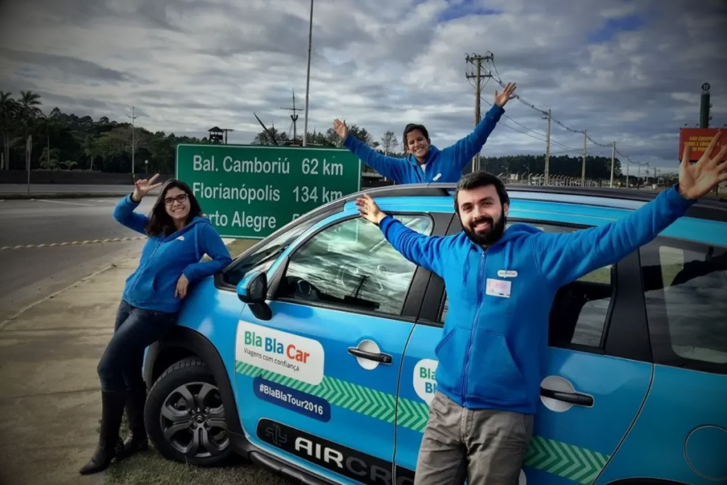 Carro adesivado da BlaBlaCar (BlaBlaCar/Facebook/Reprodução)